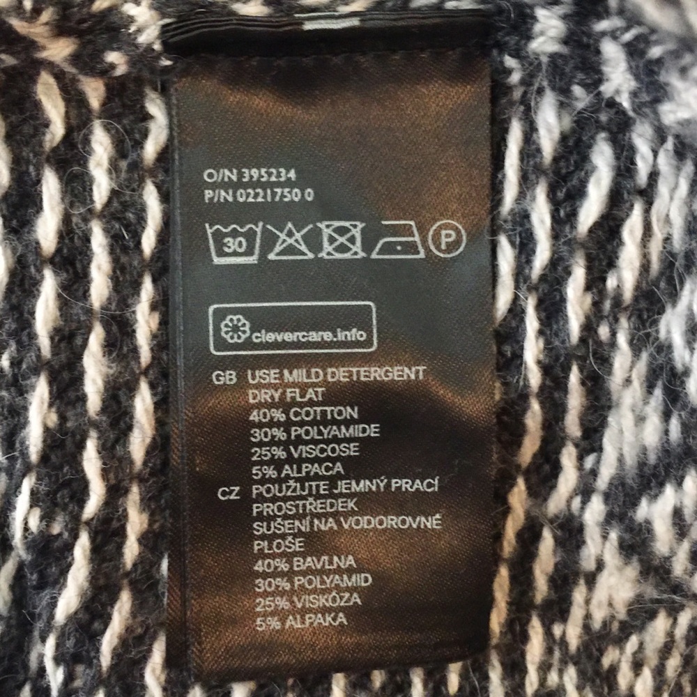 L.O.G.G H&M Snowflake Sweater - Picture 7 of 7